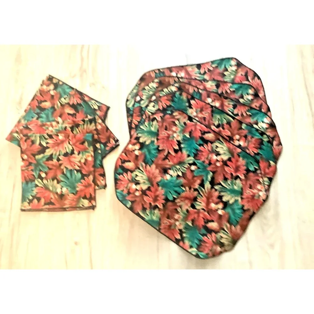 Placemats Napkins Set - 5 Placemats and 5 Napkins Green Red Leaves on Black